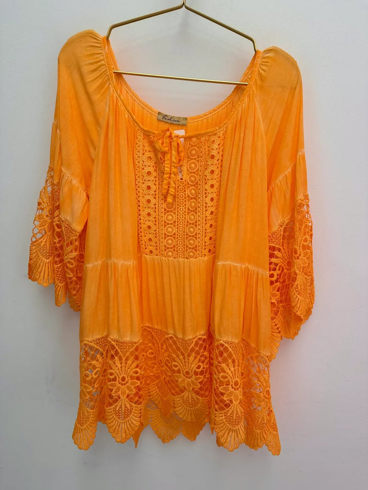 LINA - MINIMALIST ROUND NECK TOP