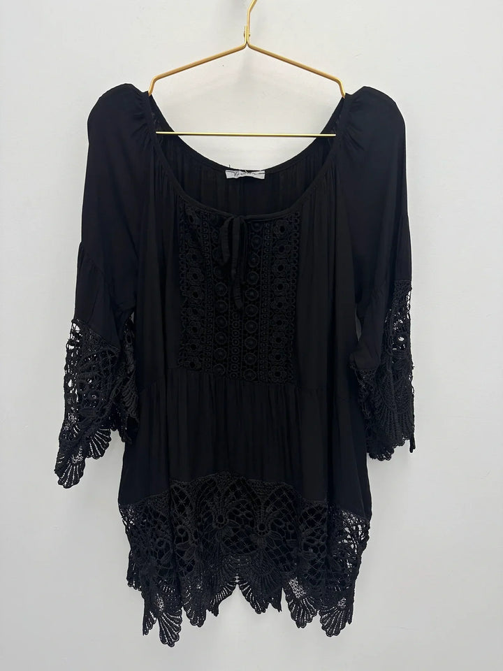 LINA - MINIMALIST ROUND NECK TOP