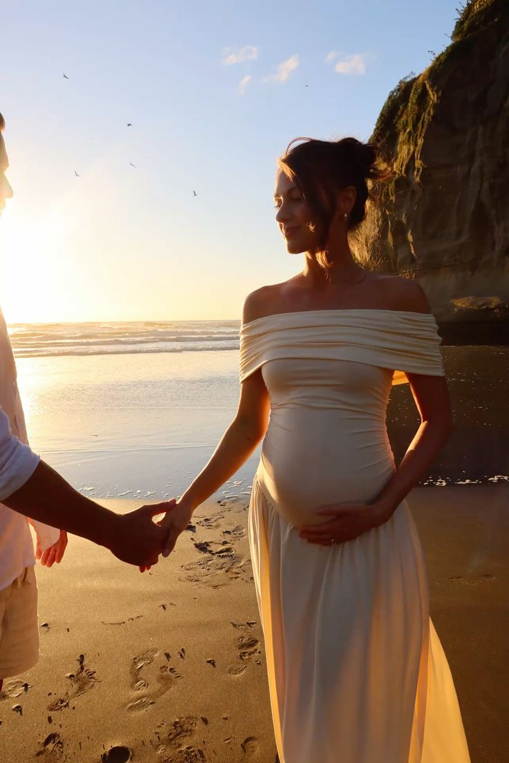 CALARA - MATERNITY FLOWY OFF SHOULDER MAXI DRESS Lucas & Grace CALARA - MATERNITY FLOWY OFF SHOULDER MAXI DRESS Lucas & Grace