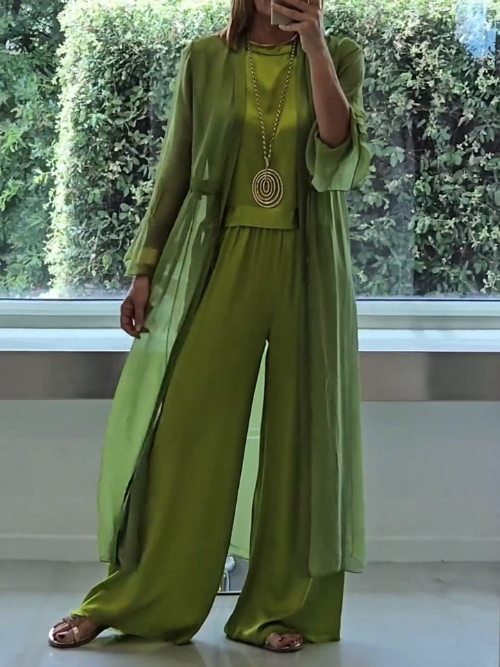 LIVIA - ELEGANT AND COMFORTABLE SET